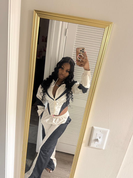 Contrast Curve Zip-Up Jumpset